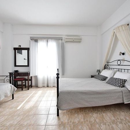 อาเนสซิส Aparthotel ฟิรา ภายนอก รูปภาพ