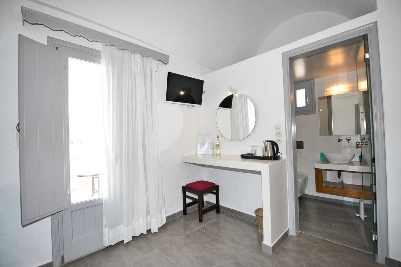 อาเนสซิส Aparthotel ฟิรา ภายนอก รูปภาพ