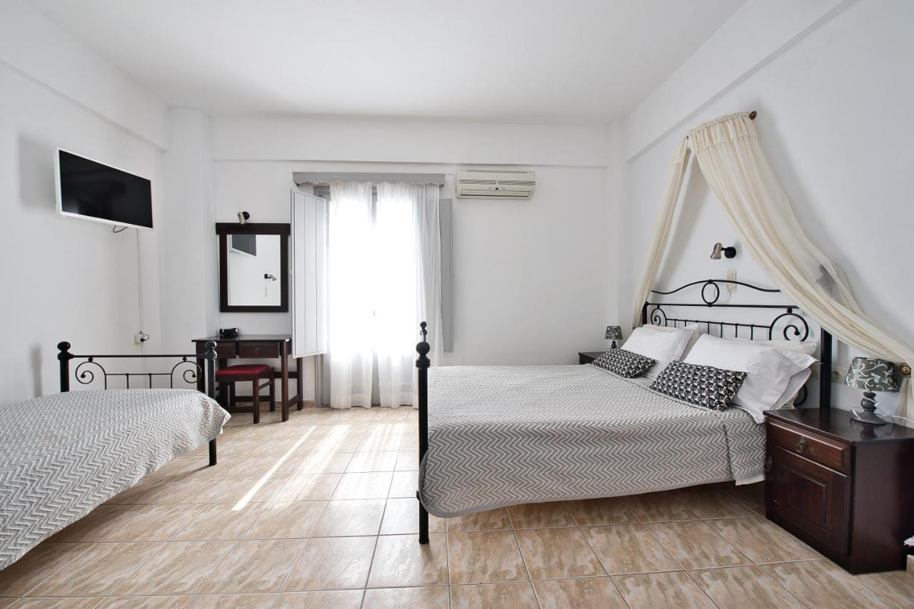 อาเนสซิส Aparthotel ฟิรา ภายนอก รูปภาพ