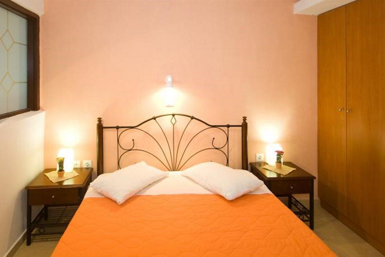 อาเนสซิส Aparthotel ฟิรา ภายนอก รูปภาพ