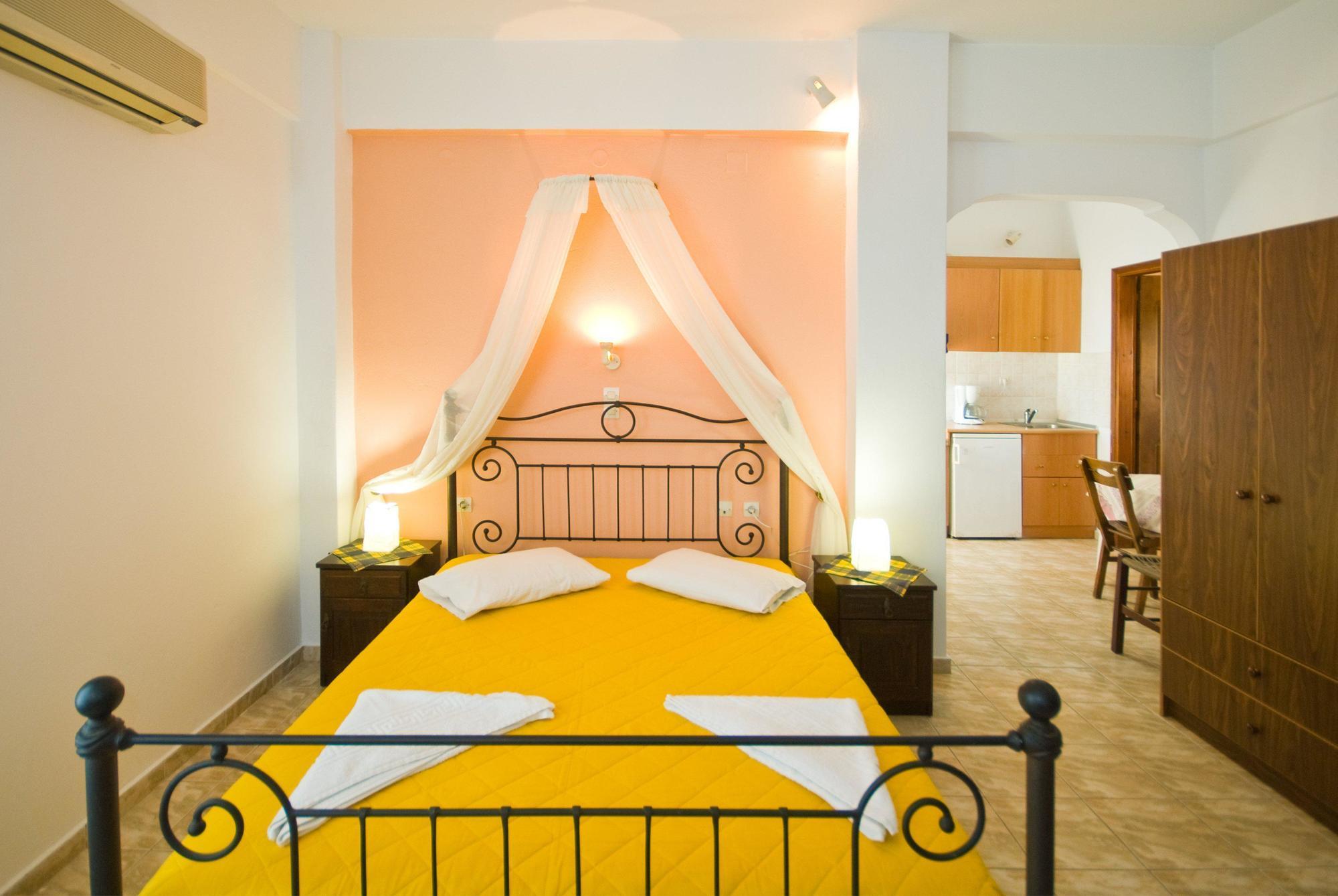 อาเนสซิส Aparthotel ฟิรา ภายนอก รูปภาพ