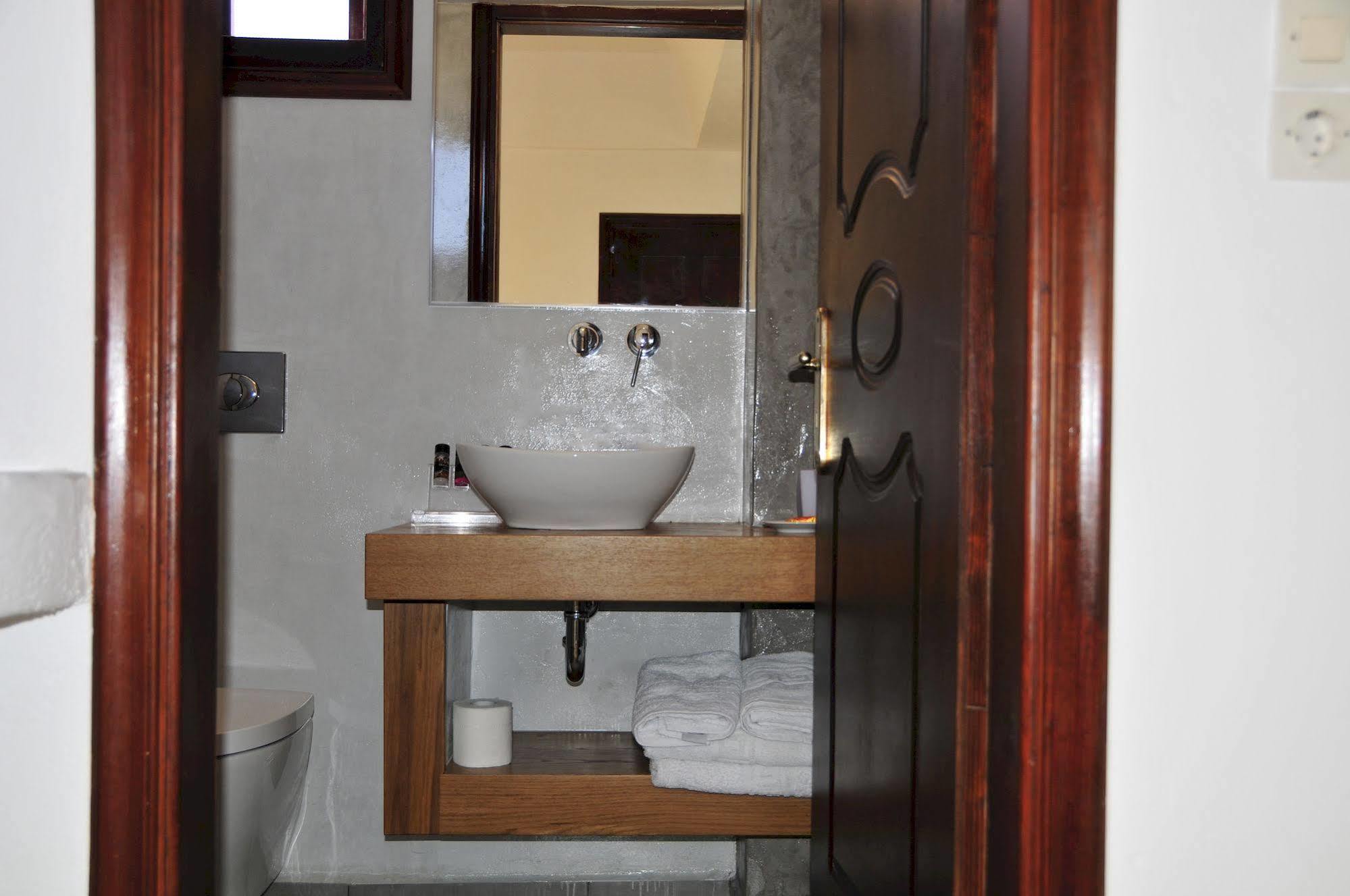 อาเนสซิส Aparthotel ฟิรา ภายนอก รูปภาพ