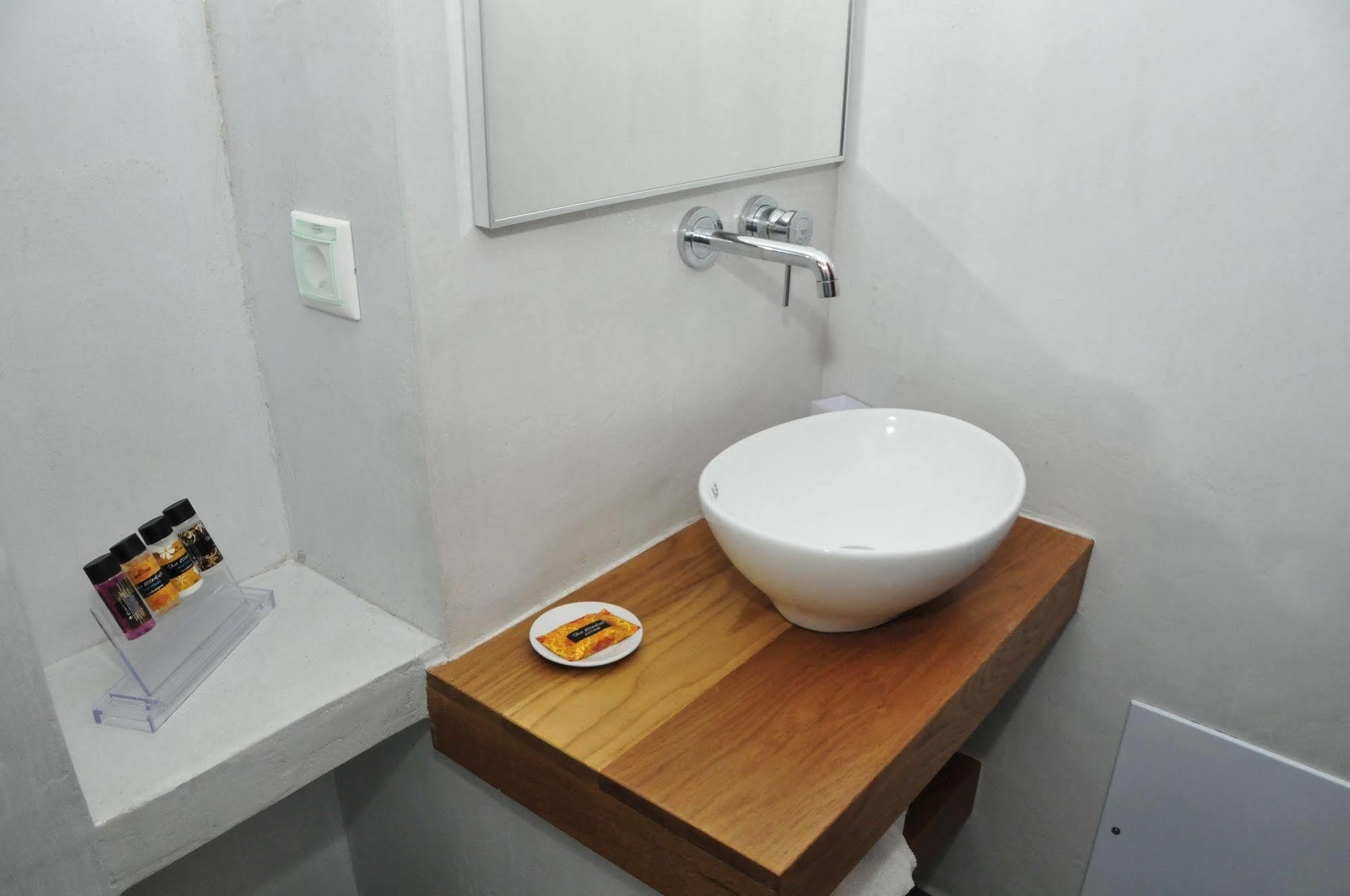 อาเนสซิส Aparthotel ฟิรา ภายนอก รูปภาพ